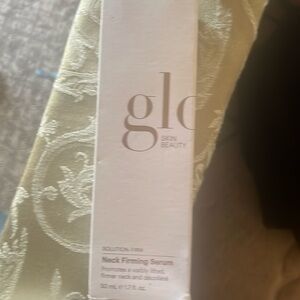 Glo neck firming serum